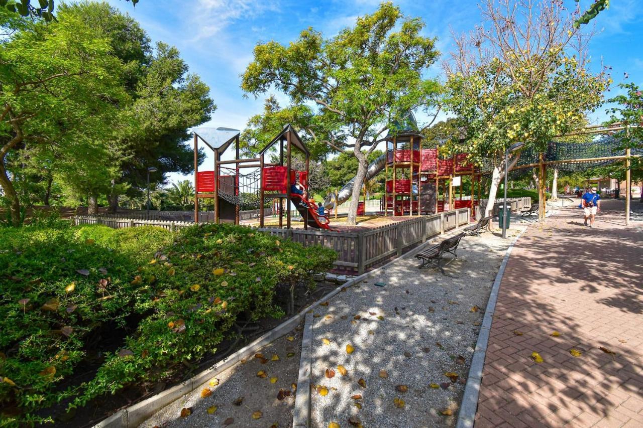 Benal Beach Cozy Apartment With A Water Park. 베날마데나코스타 외부 사진